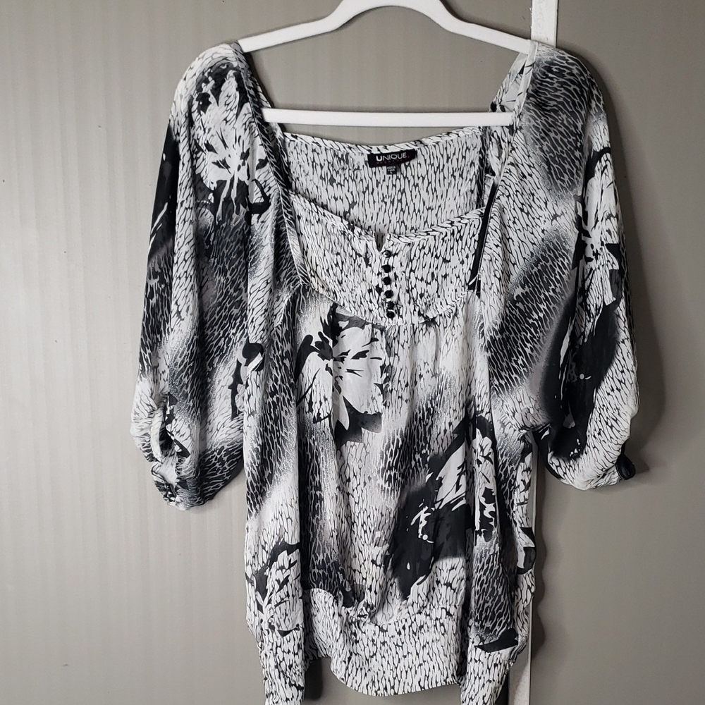 Unique Spectrum Monochrome Floral Blouse Black White Neutral  L